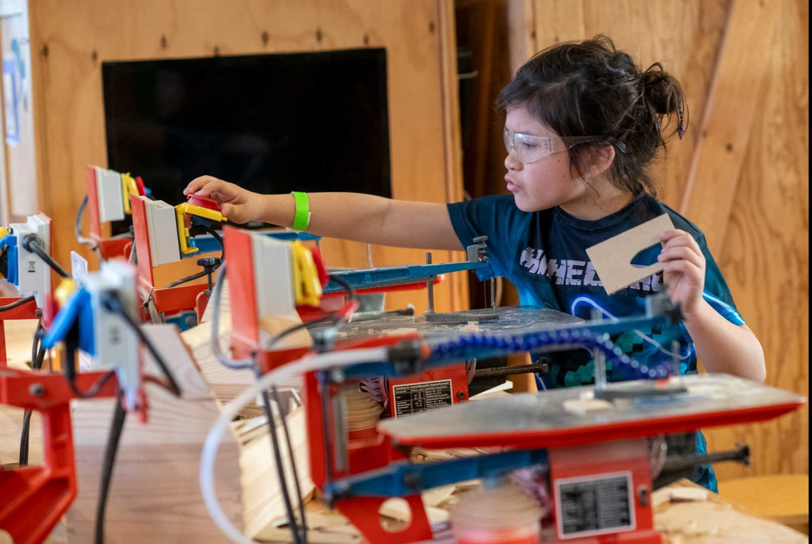 Cover photo for 3 Vrijdagmiddag-workshops 3, 10 en 24 april 2026 (leeftijd/age 8+) by De Ontdekfabriek