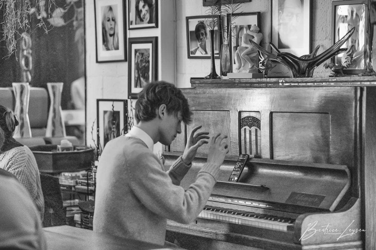 Cover photo for Robin Crauwels - Finalist The Voice van Vlaanderen by Piano's Maene