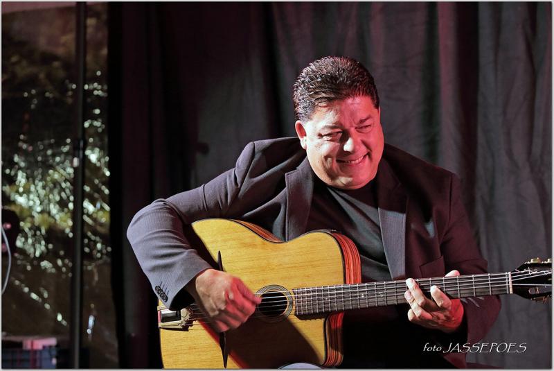 Cover photo for Jos van Beest ontvangt.. the Gino Basily Gipsy Band by Stichting Wormerveerse Vermaning