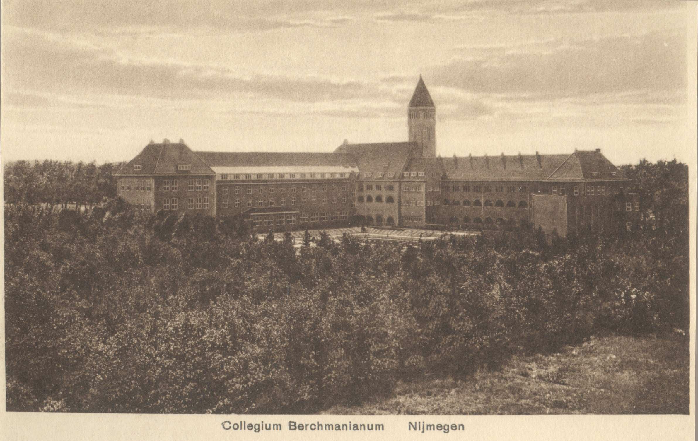 Cover photo for Geschiedeniscafé: archeologie van het Berchmanianum en hiphop erfgoed by Huis van de Nijmeegse Geschiedenis