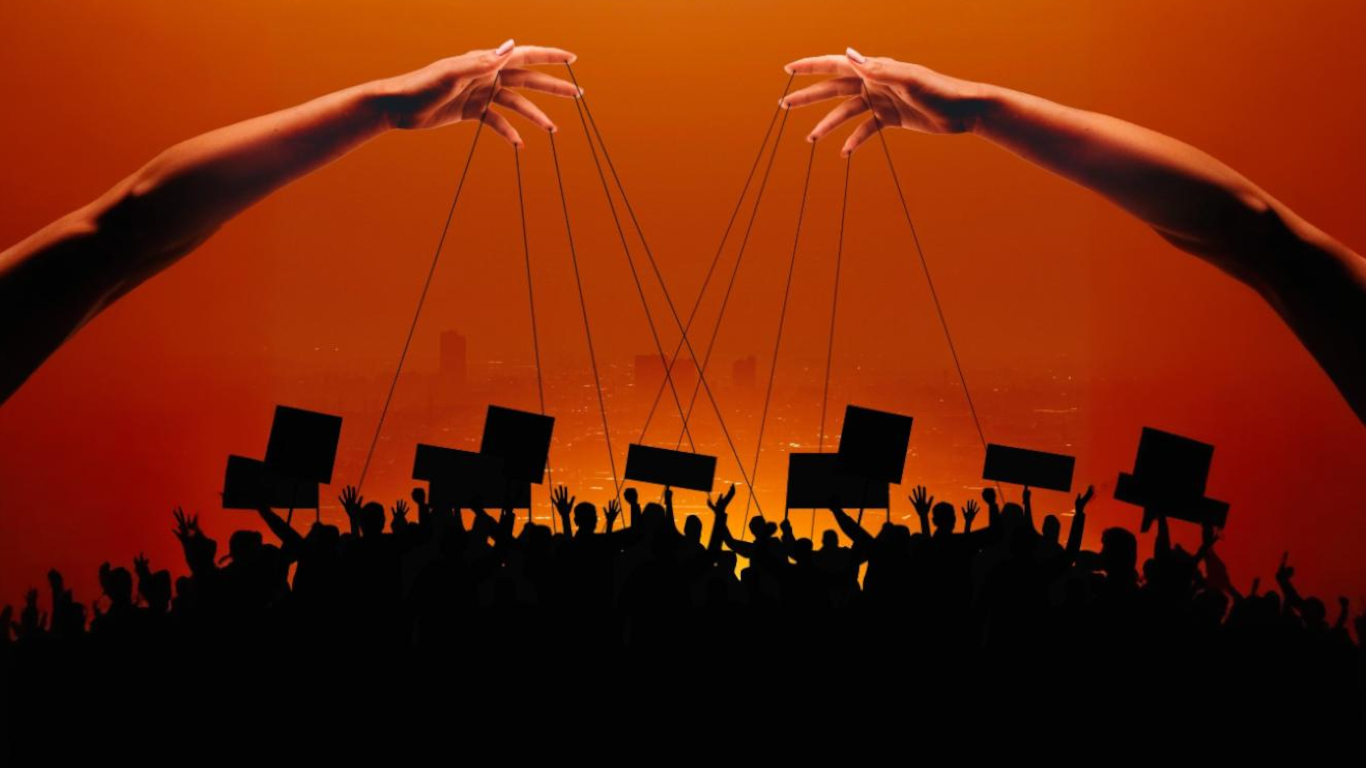 Cover photo for VAN INTERNATIONALE RECHTSORDE NAAR MACHTSORDE by Pletterij