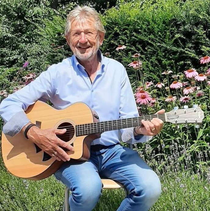 Cover photo for Cultureel Cafe met Vrouwenkoor Hoge Noodt en Tinus van Huffelen by Kulturhus Epe