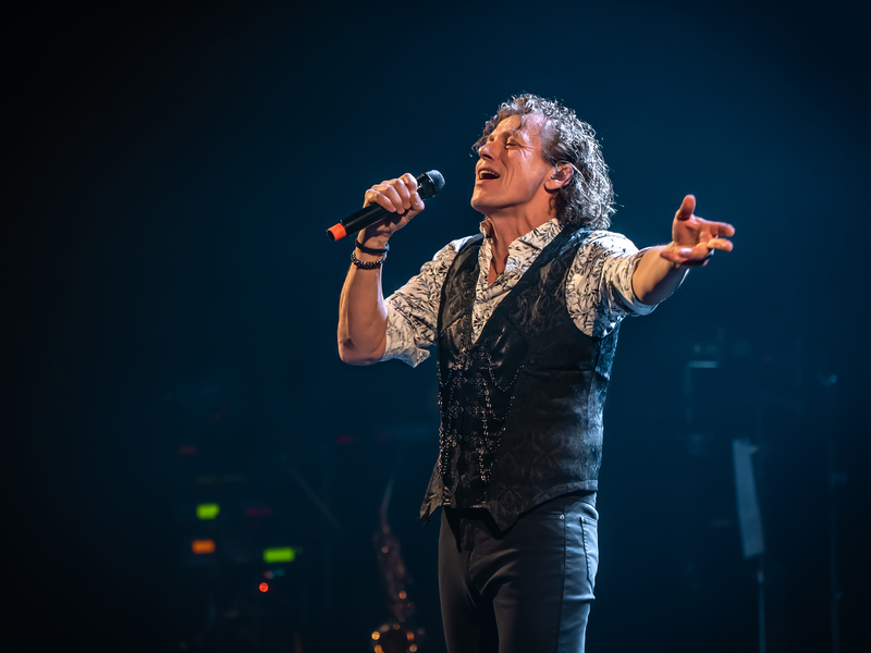 Cover photo for Wereldzangers Syb van der Ploeg by Theater de Hege Fonnen Lemmer
