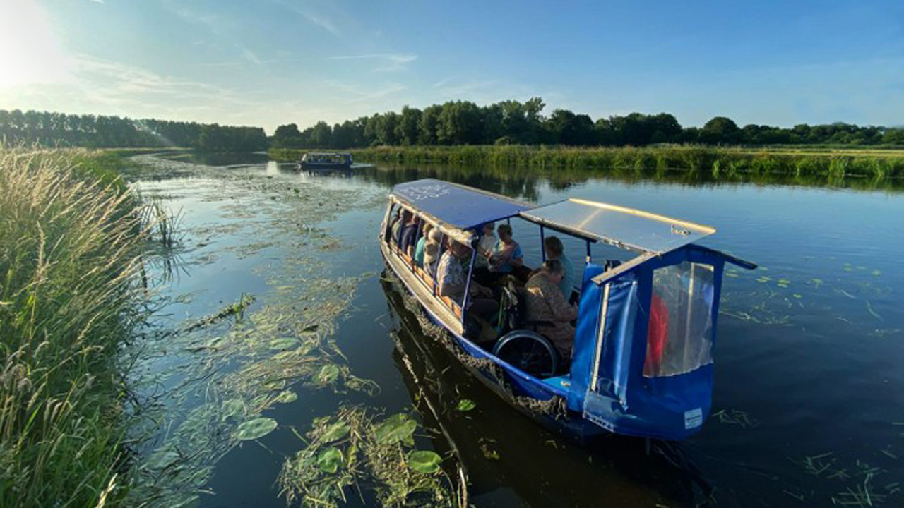 Cover photo for Bootje varen op de Dommel by Zomerschool Vught