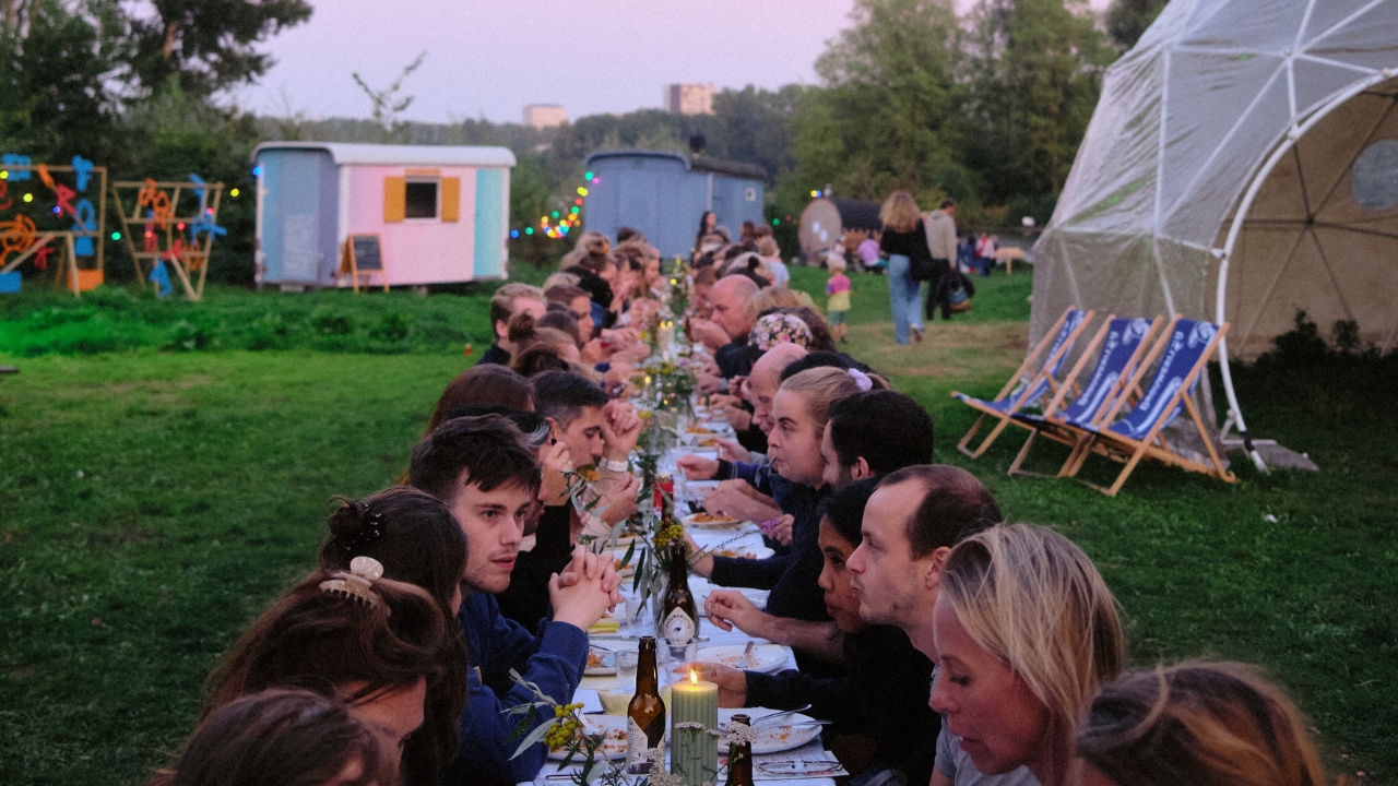Cover photo for Buurtdiner met De Sering @ West Beach Film Festival. by West Beach Film Festival