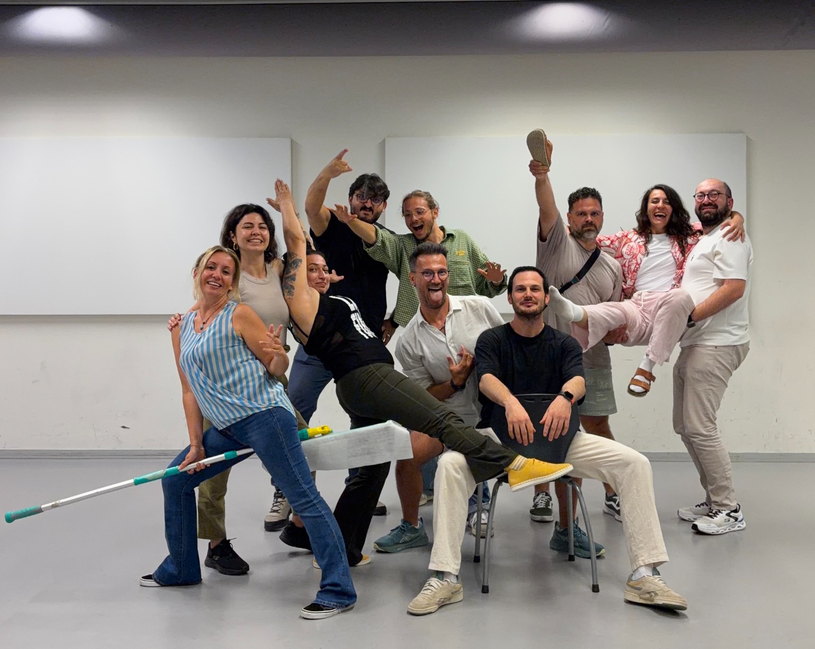 Cover photo for Palas Pandıras – Mezuniyet Doğaçlama Gösterisi by Badhuistheater