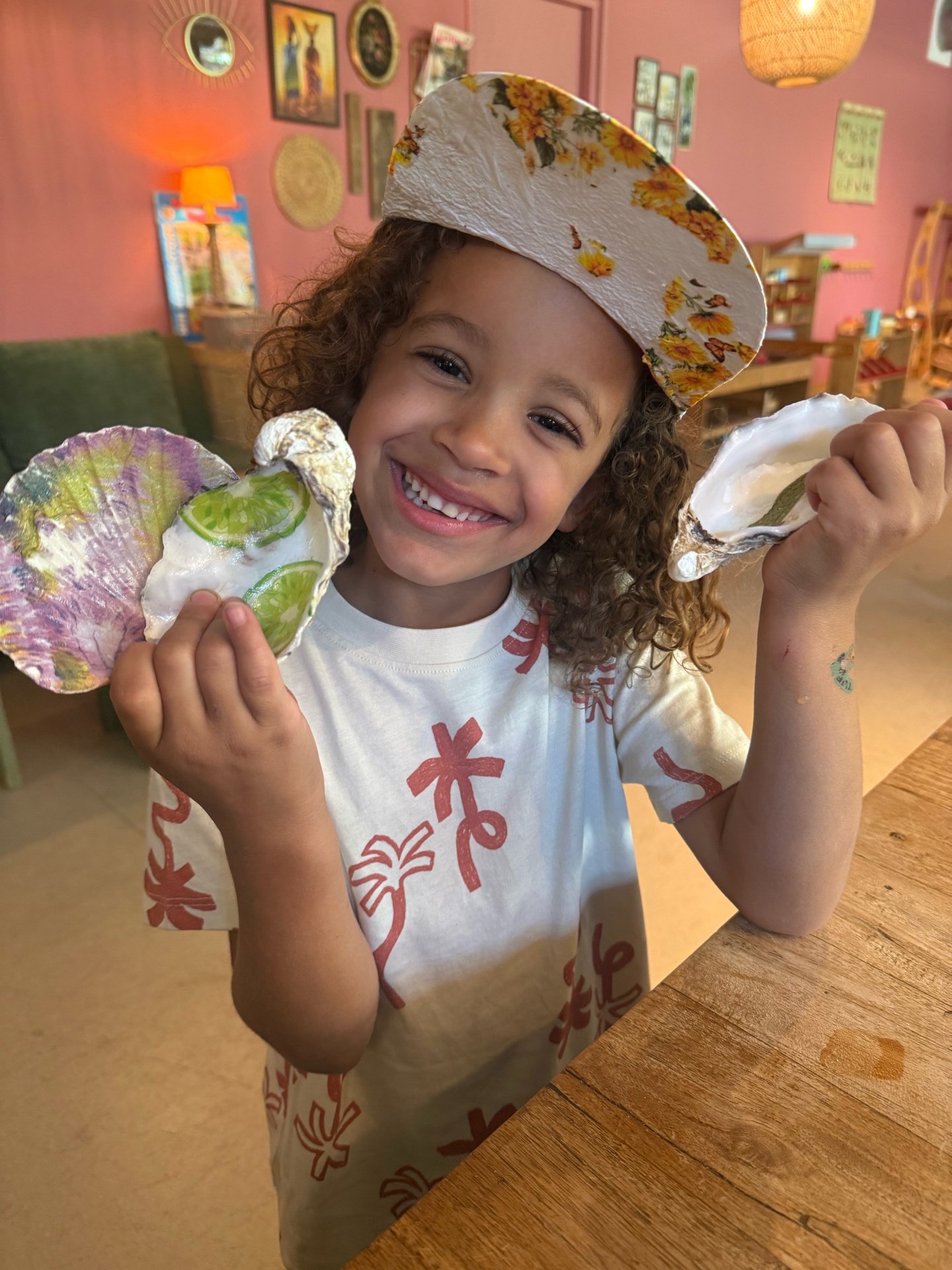Making Hats Using Decoupage