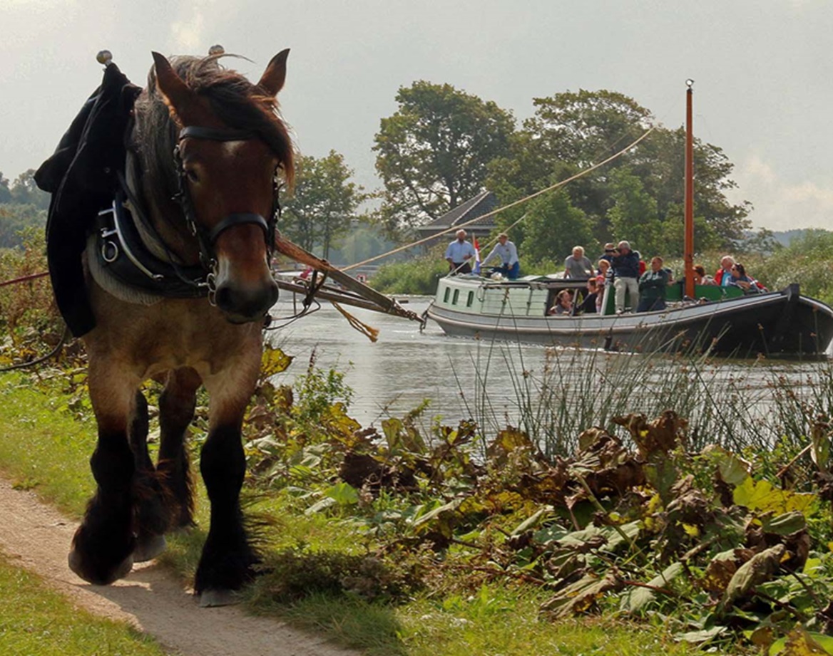 Cover photo for Historische trekvaarttocht op de Schie (boot & bus) by Zie de Schie