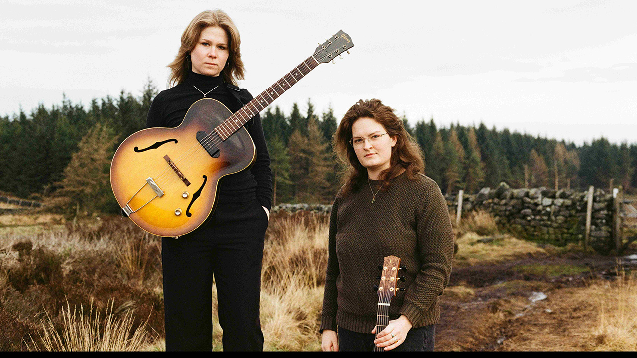 Cover photo for Katie Spencer en Iona Lane by Roots aan de Zaan