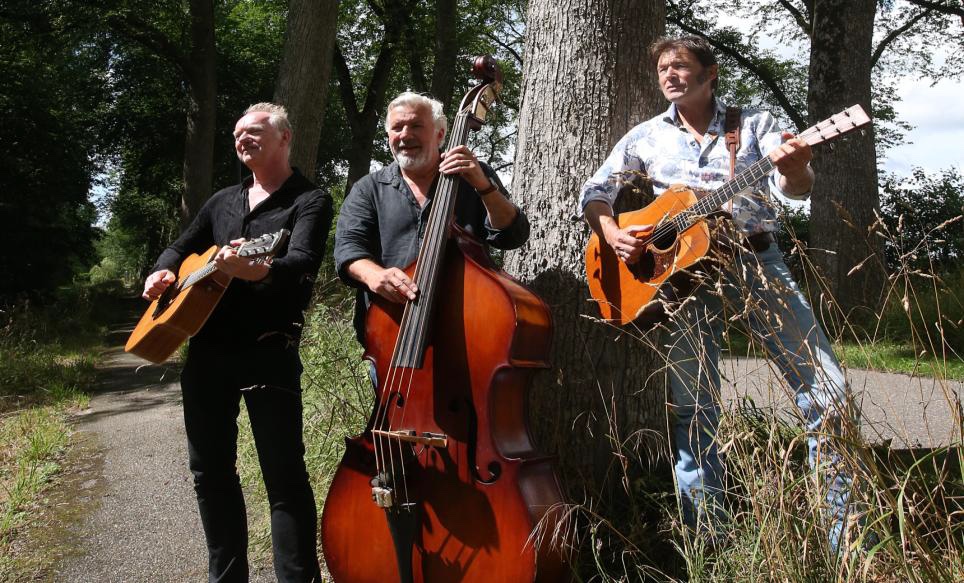 Cover photo for Piter Wilkens - ‘De houtene toer’ by Theater de Hege Fonnen Lemmer