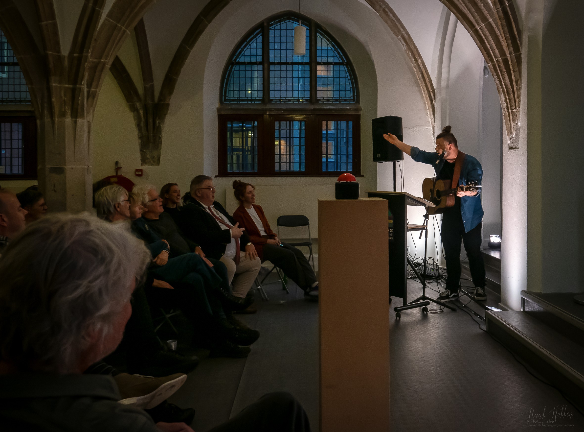 Cover photo for This aint a love song (of toch wel?): Paul Eppink X Writing in the chapel by Huis van de Nijmeegse Geschiedenis