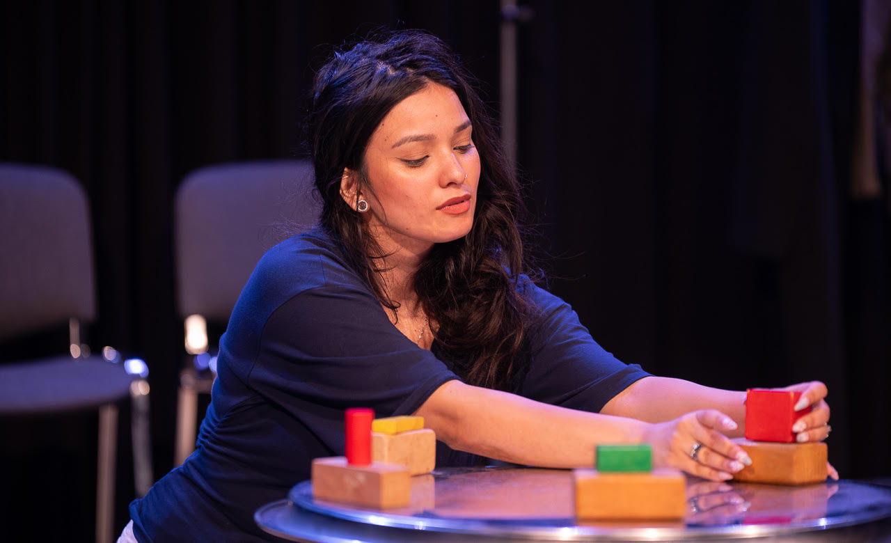 Cover photo for Twéé werelden, één ziel by Muziektheater Rood Mos